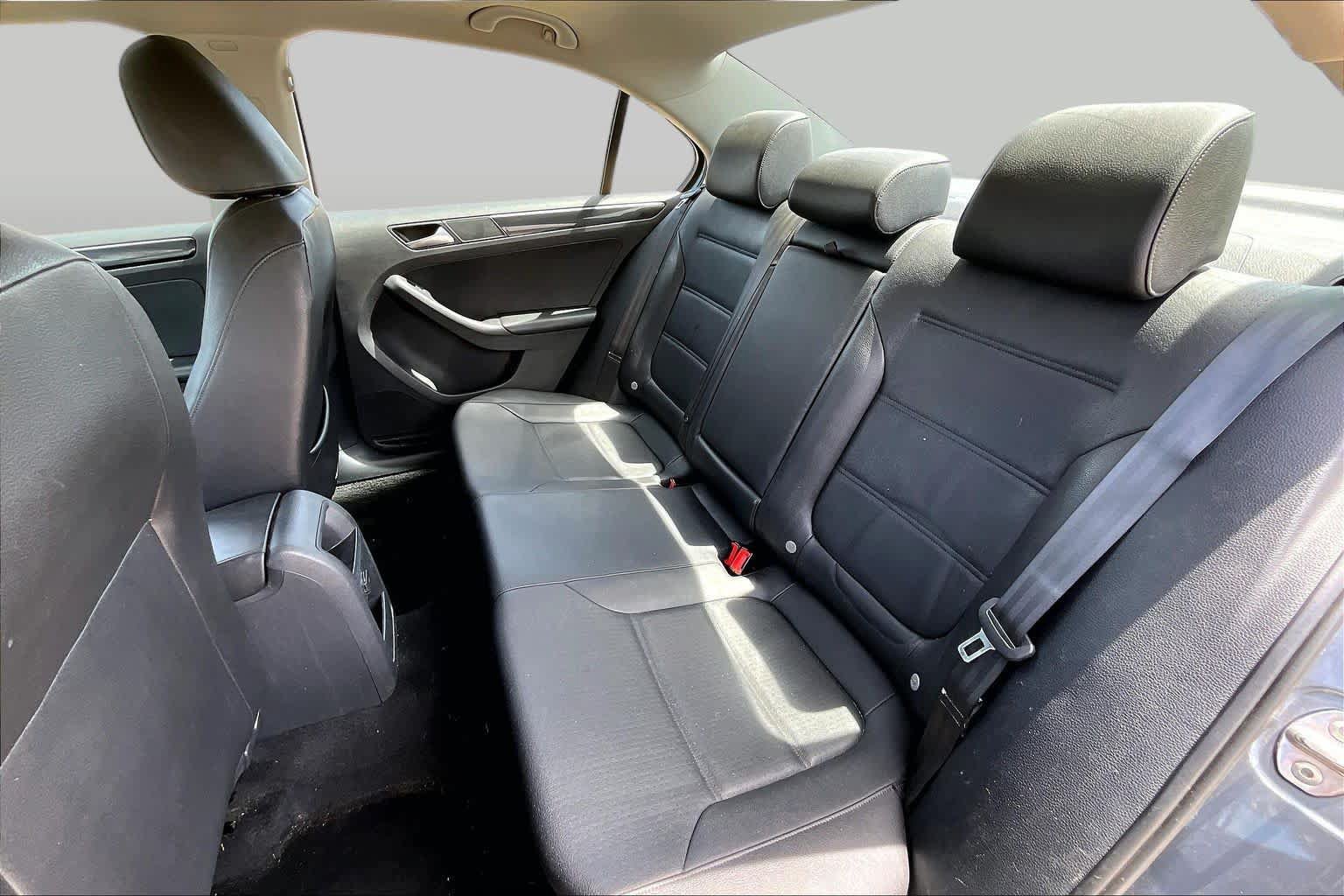 Used 2016 Volkswagen Jetta SEL w/ Lighting Package FWD image 21