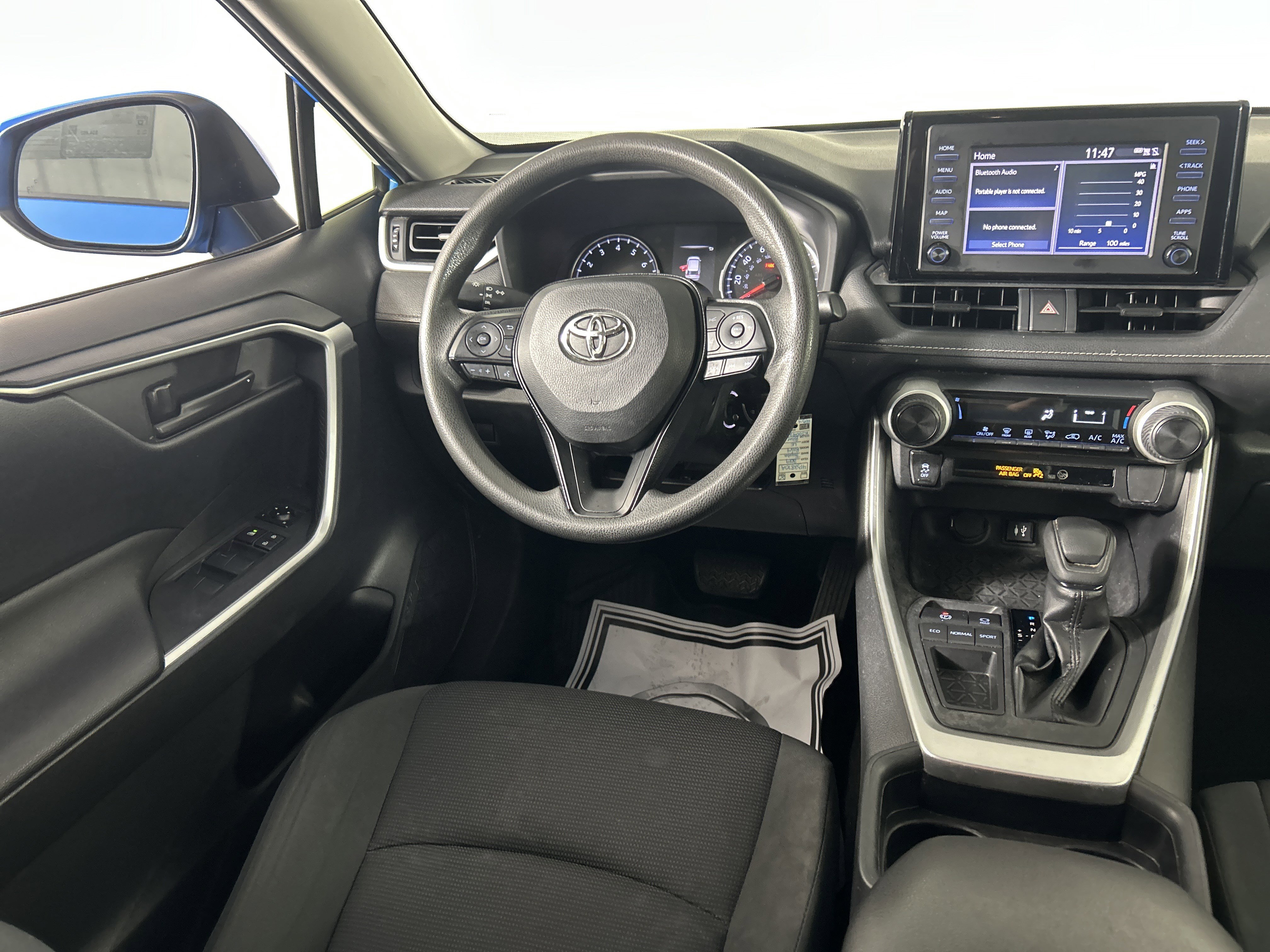 Used 2019 Toyota RAV4 LE image 33