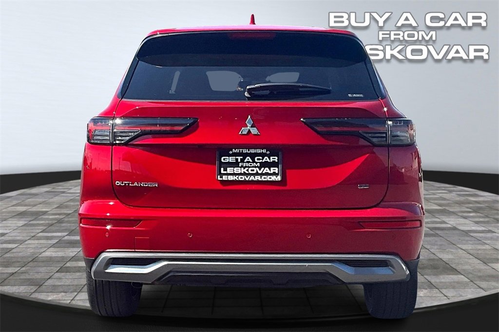 New 2025 Mitsubishi Outlander SE image 4