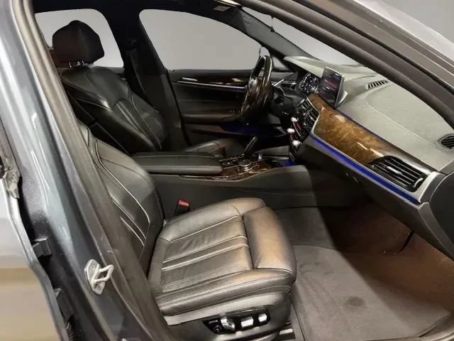 Used 2019 BMW 540i w/ M Sport Package RWD image 15