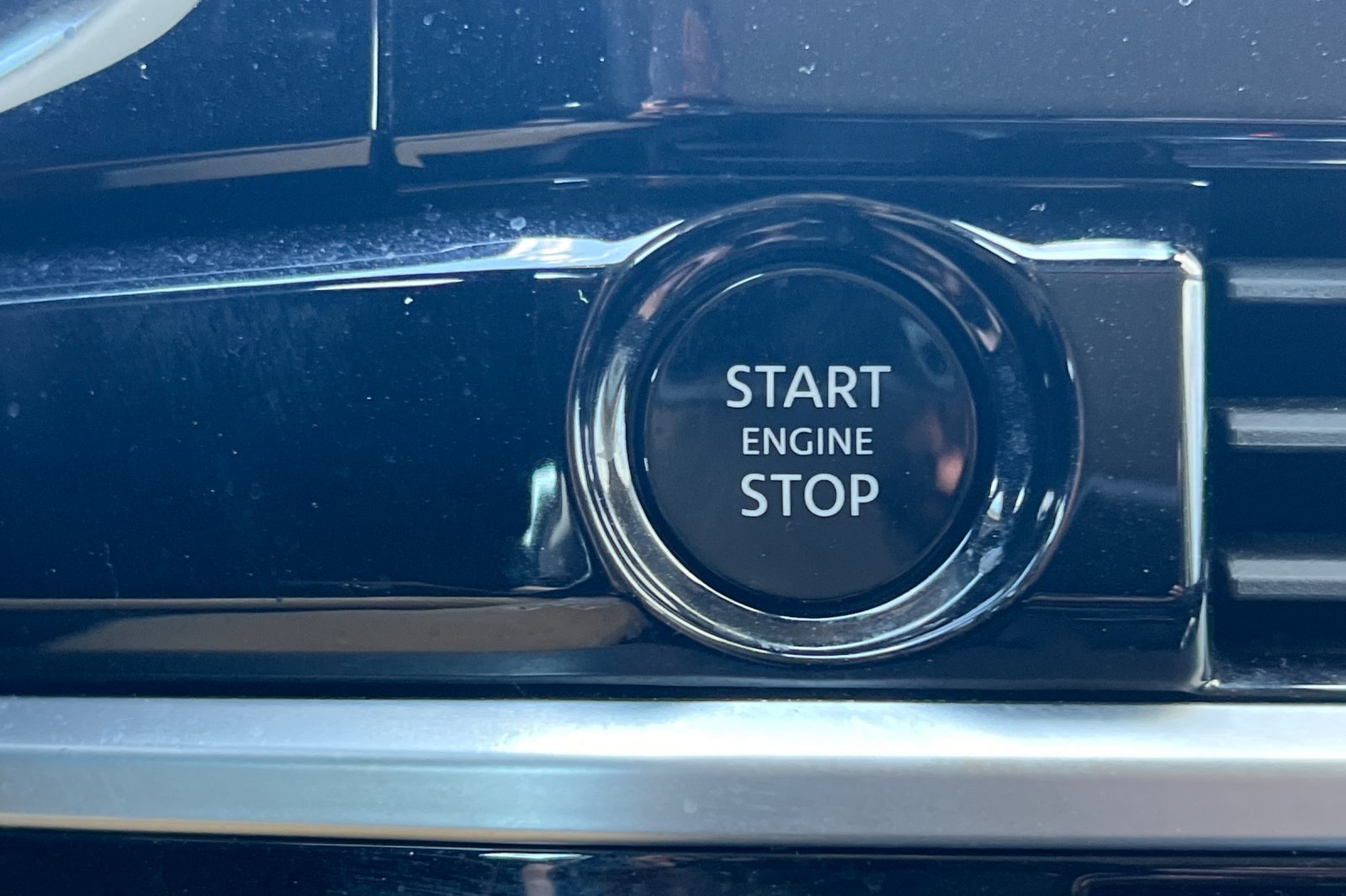 Certified 2025 Nissan Pathfinder SV FWD image 26