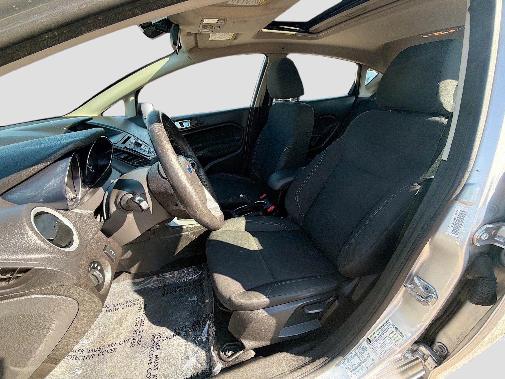 Used 2015 Ford Fiesta SE FWD image 13