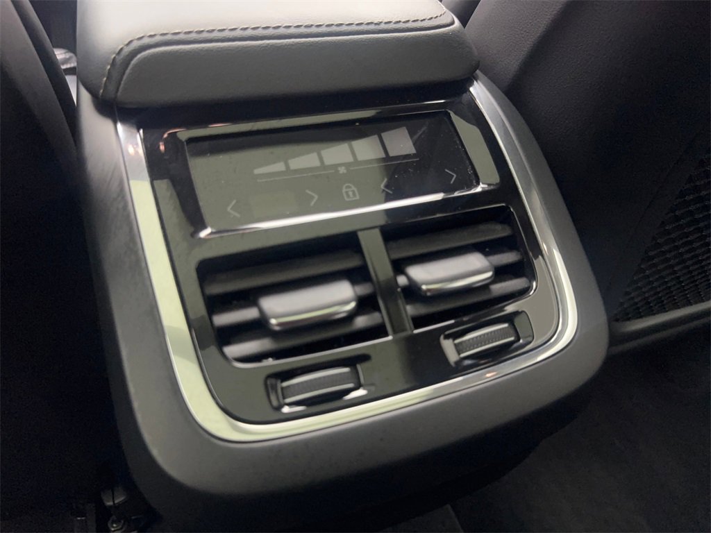 Used 2022 Volvo XC60 B5 Inscription w/ Protection Package Premier image 74