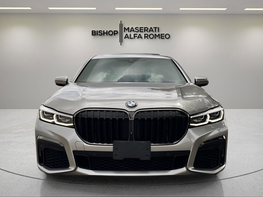 Used 2022 BMW 750i xDrive w/ M Sport Package AWD/4WD image 2