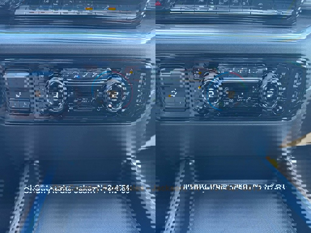 Used 2025 Chevrolet Silverado 2500 High Country w/ Midnight Edition image 95