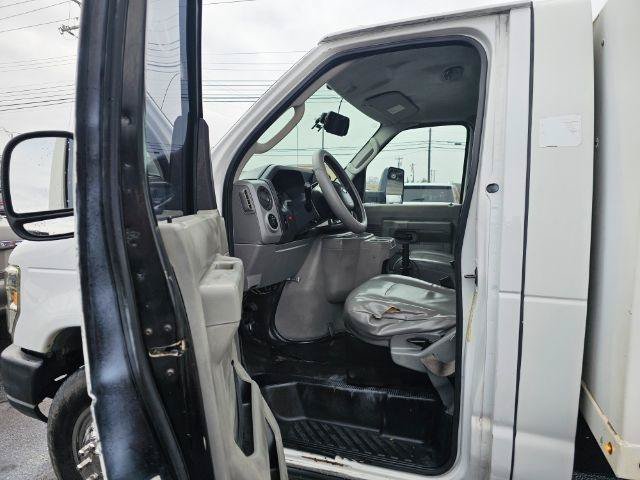 Used 2012 Ford E-450 and Econoline 450 Super Duty RWD image 19