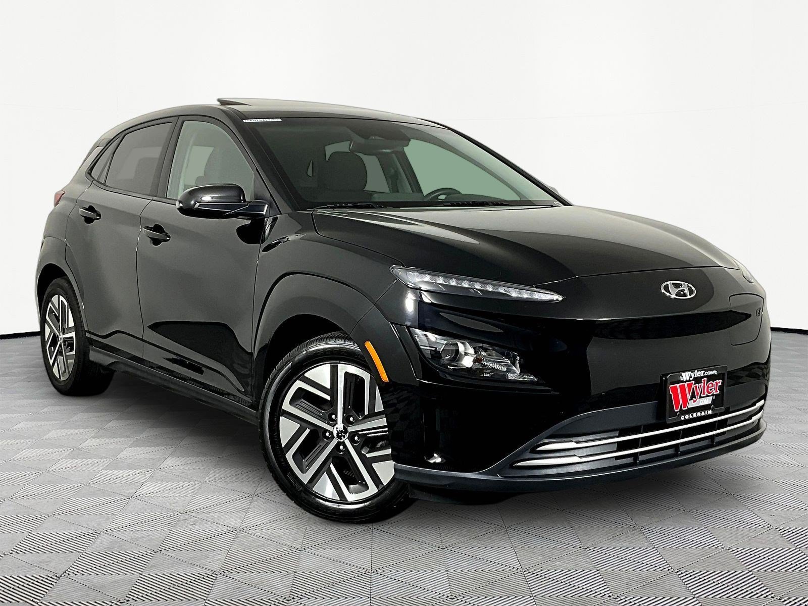 Used 2023 Hyundai Kona SEL FWD video 3