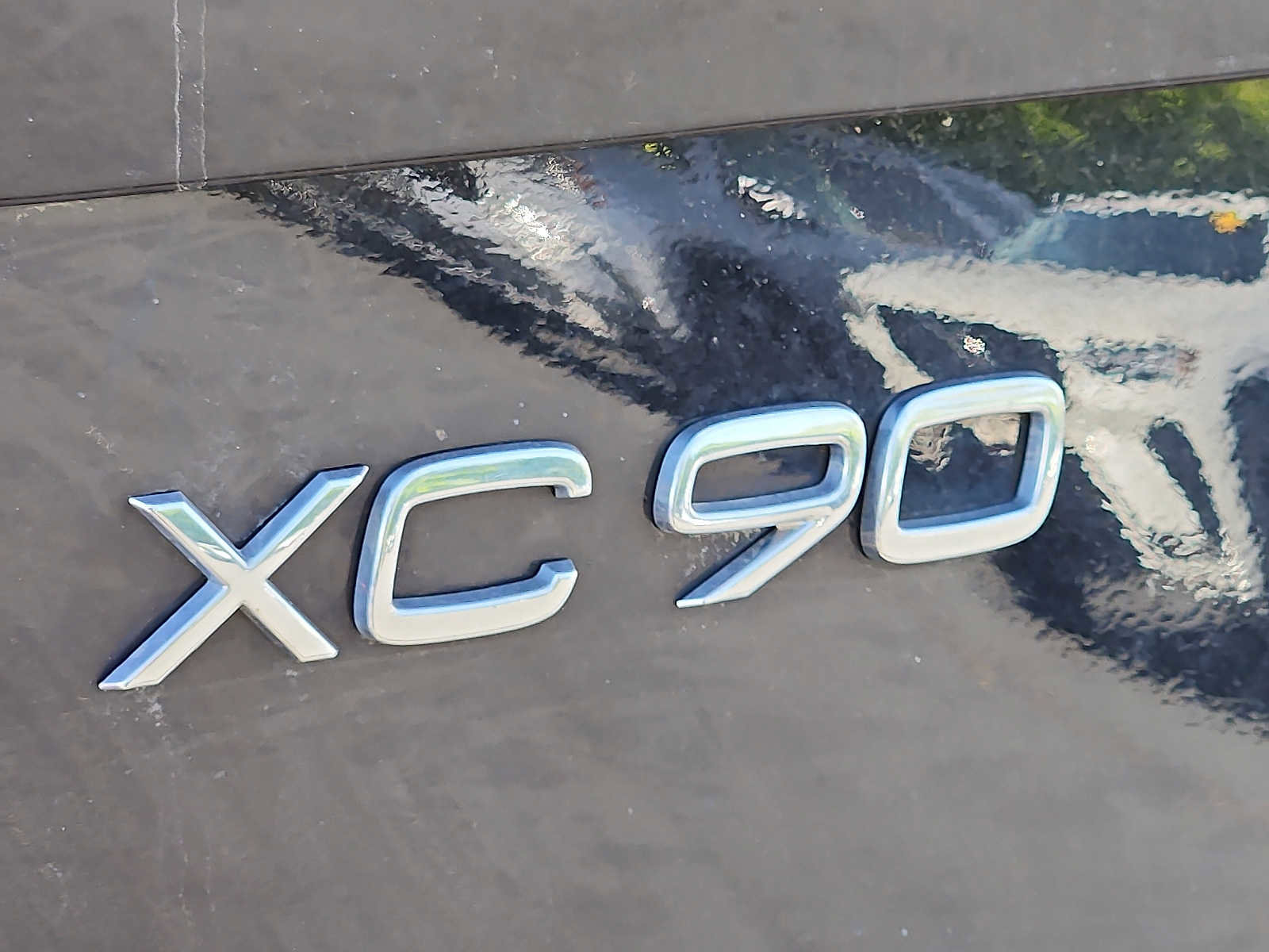 Used 2025 Volvo XC90 B6 Ultra w/ Protection Package Premier AWD/4WD image 4