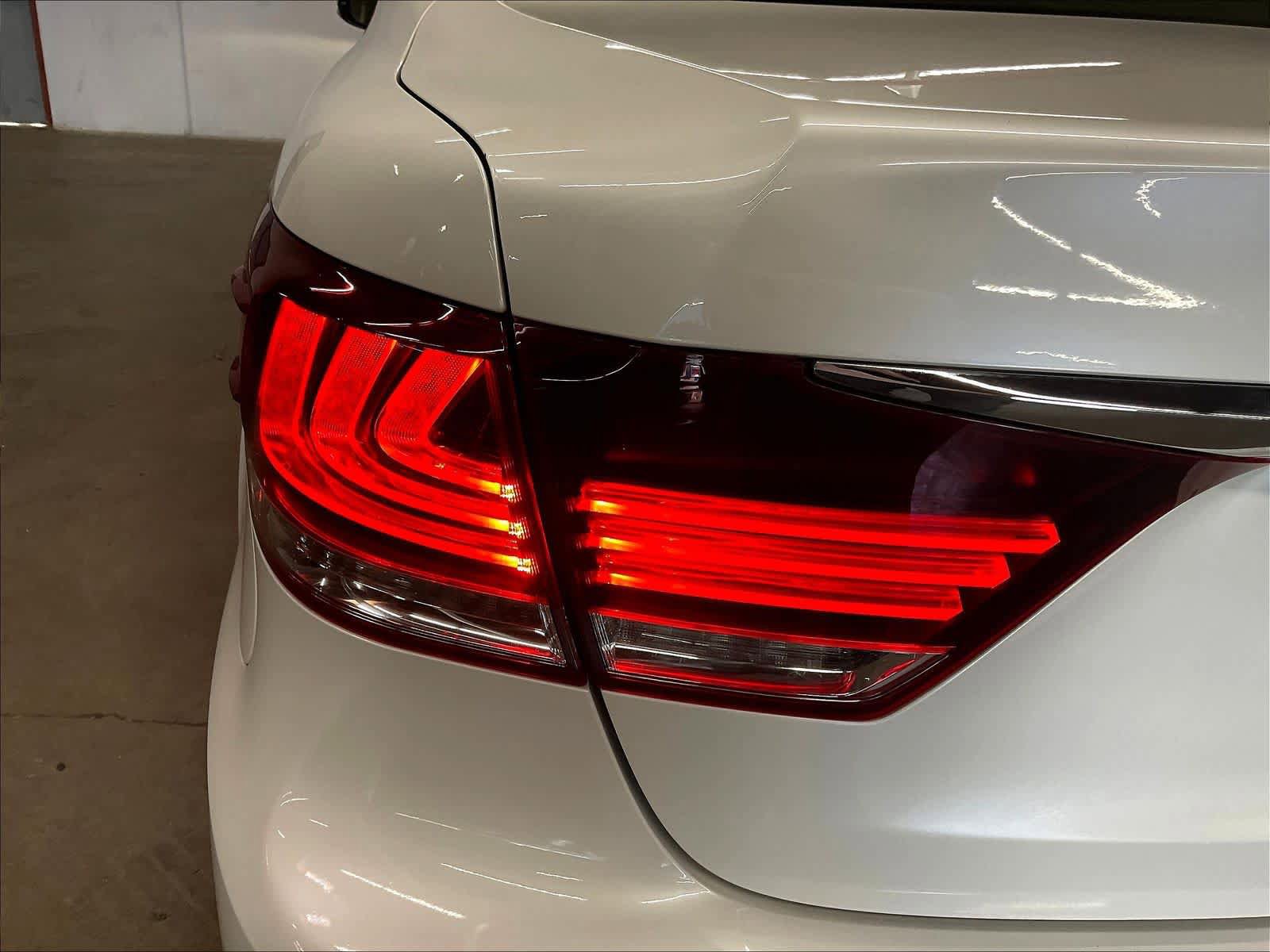 Used 2014 Lexus LS 460 w/ Comfort Package RWD image 31