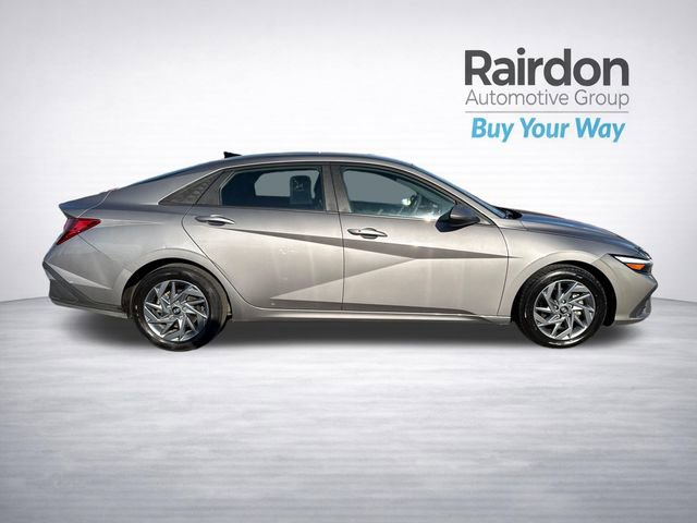 Used 2024 Hyundai Elantra SEL image 9