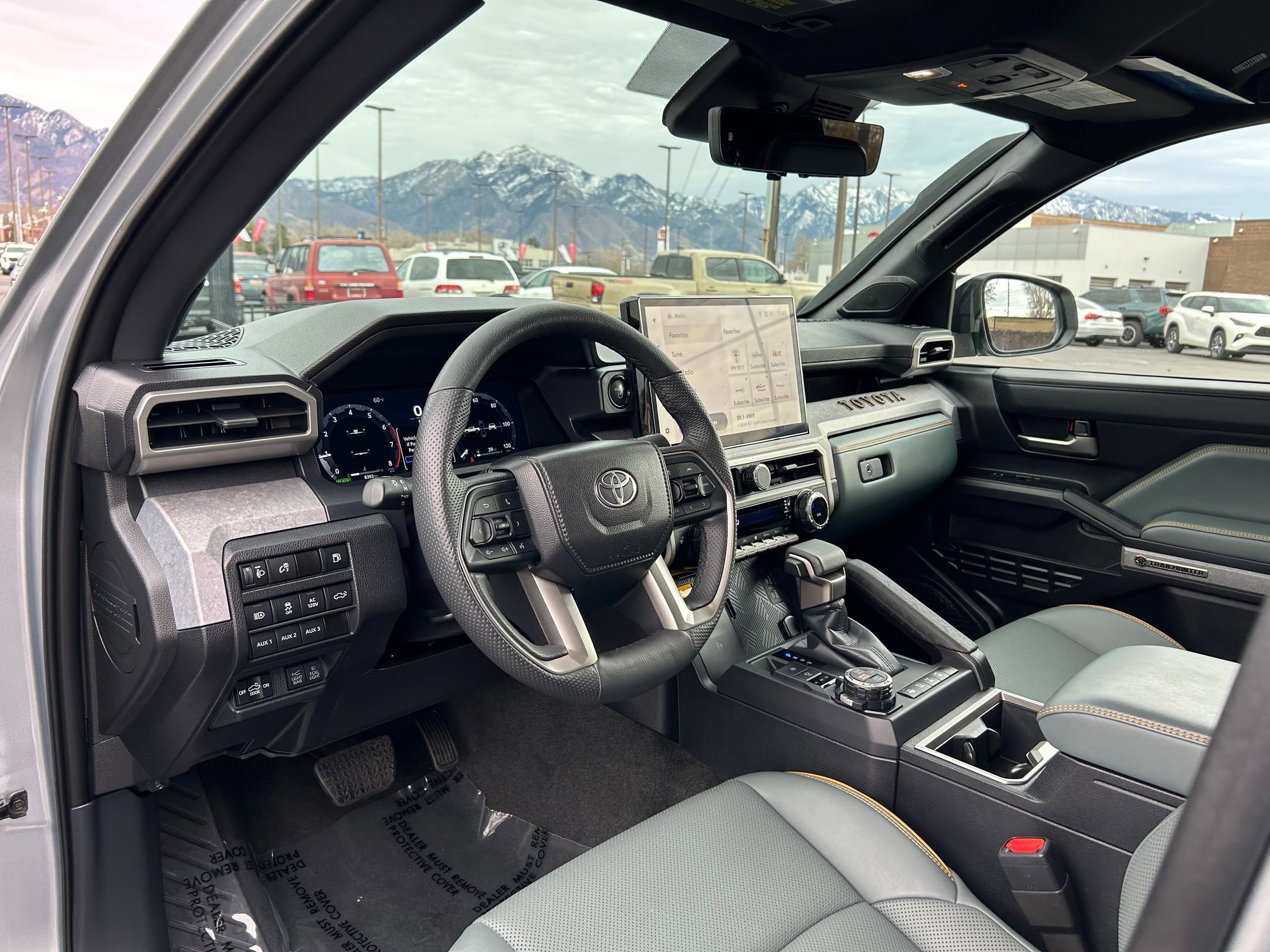 Used 2024 Toyota Tacoma Trailhunter image 10