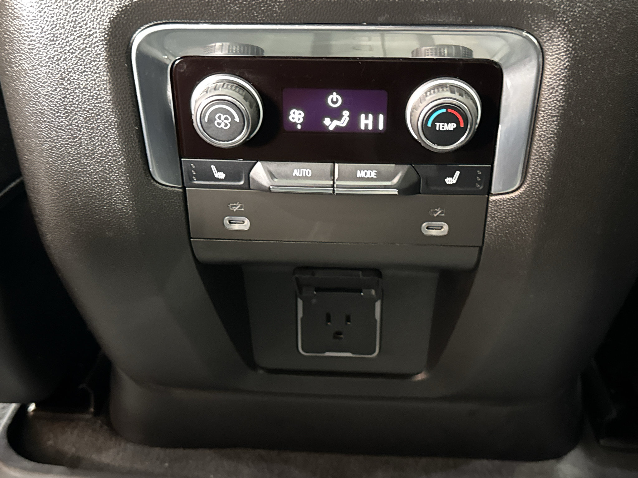 Used 2023 Chevrolet Tahoe RST w/ Sport Performance Package AWD/4WD image 13