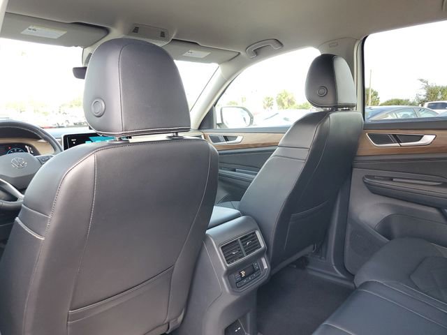 Used 2024 Volkswagen Atlas SE image 11