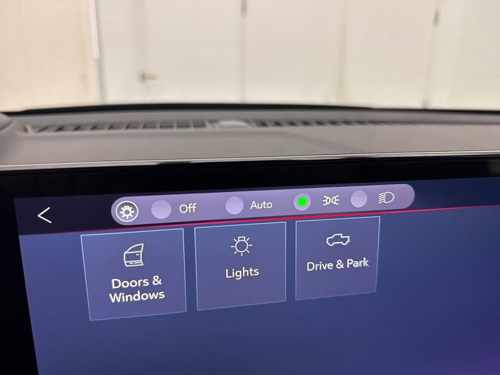 New 2025 GMC Canyon Elevation w/ Technology Package image 31