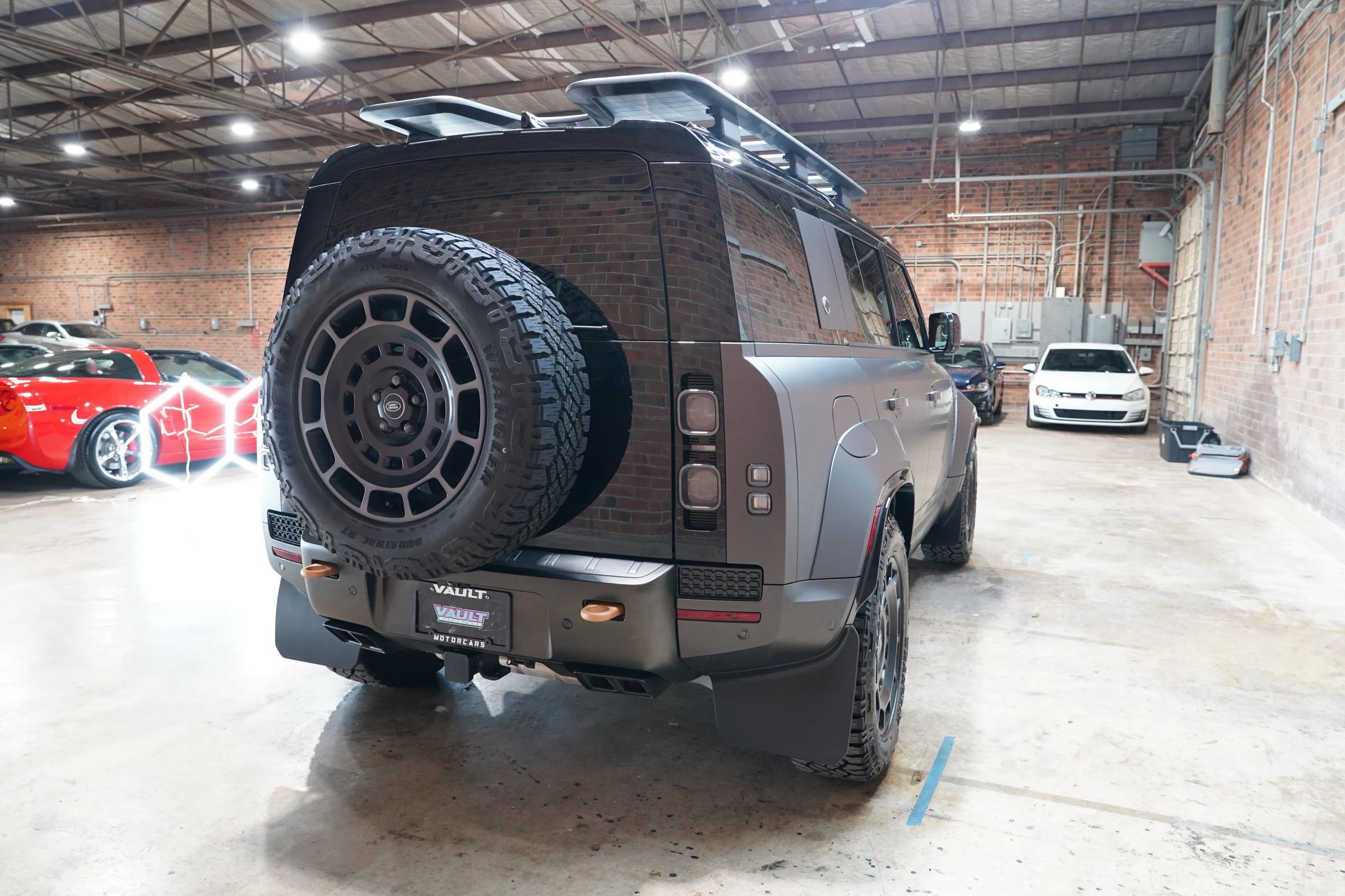 Used 2025 Land Rover Defender 110 image 18