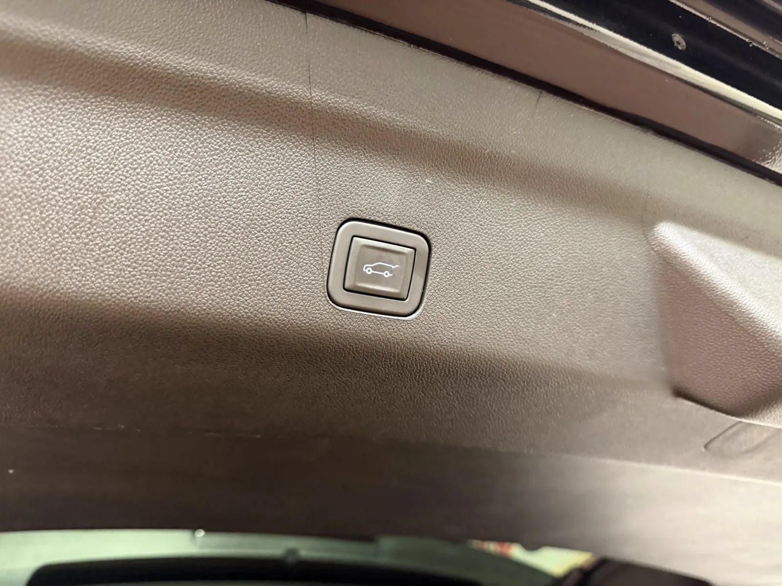 Used 2026 GMC Yukon XL Denali w/ Sun & Power Step Package AWD/4WD image 41