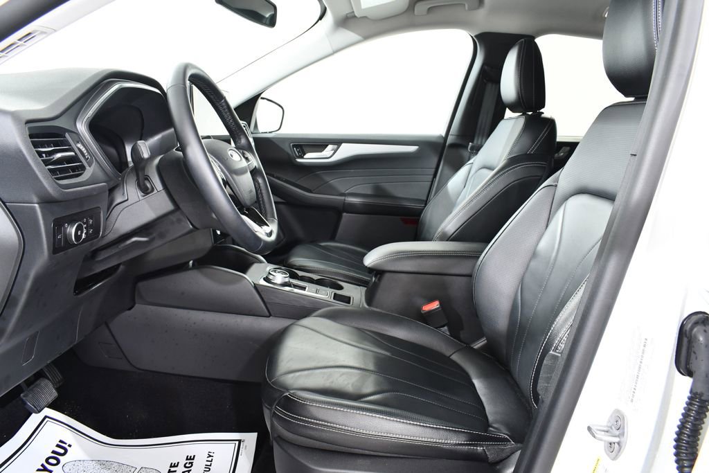Used 2025 Ford Escape Platinum w/ Premium Technology Package image 6