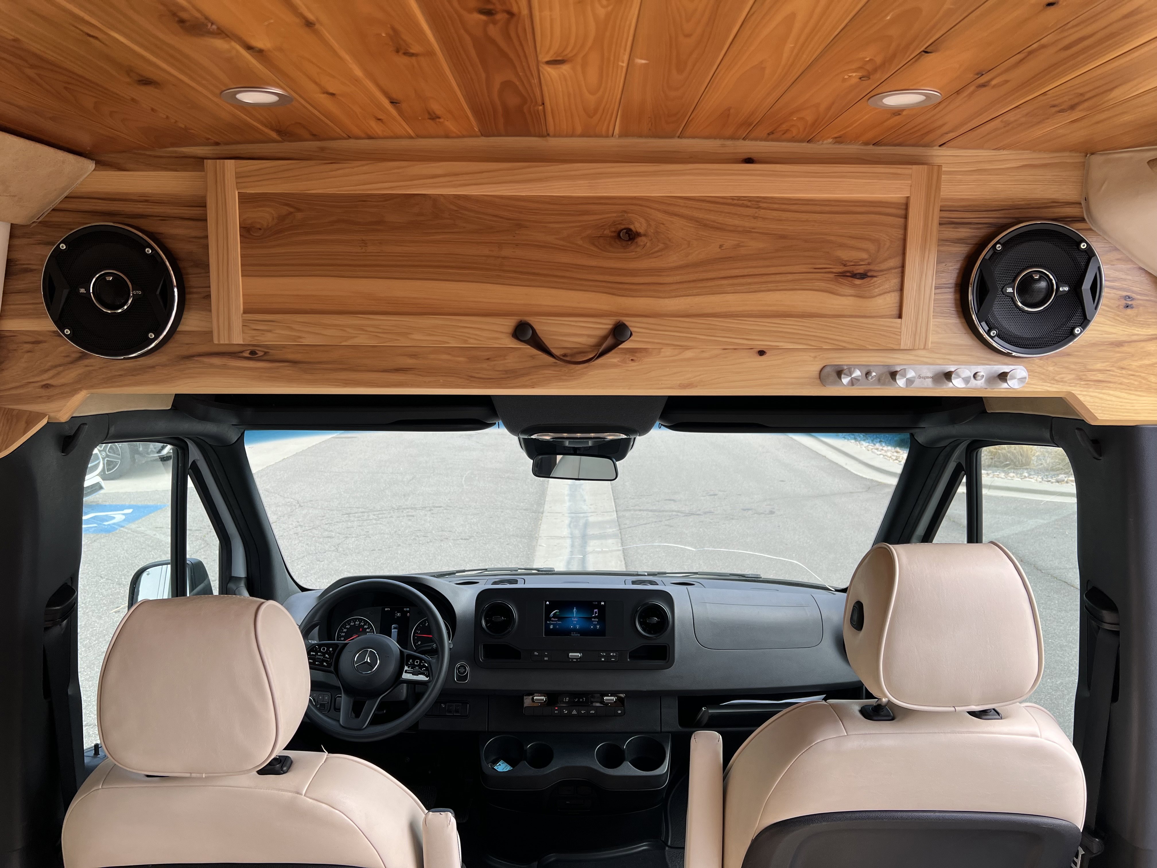 Used 2022 Mercedes-Benz Sprinter 2500 image 27