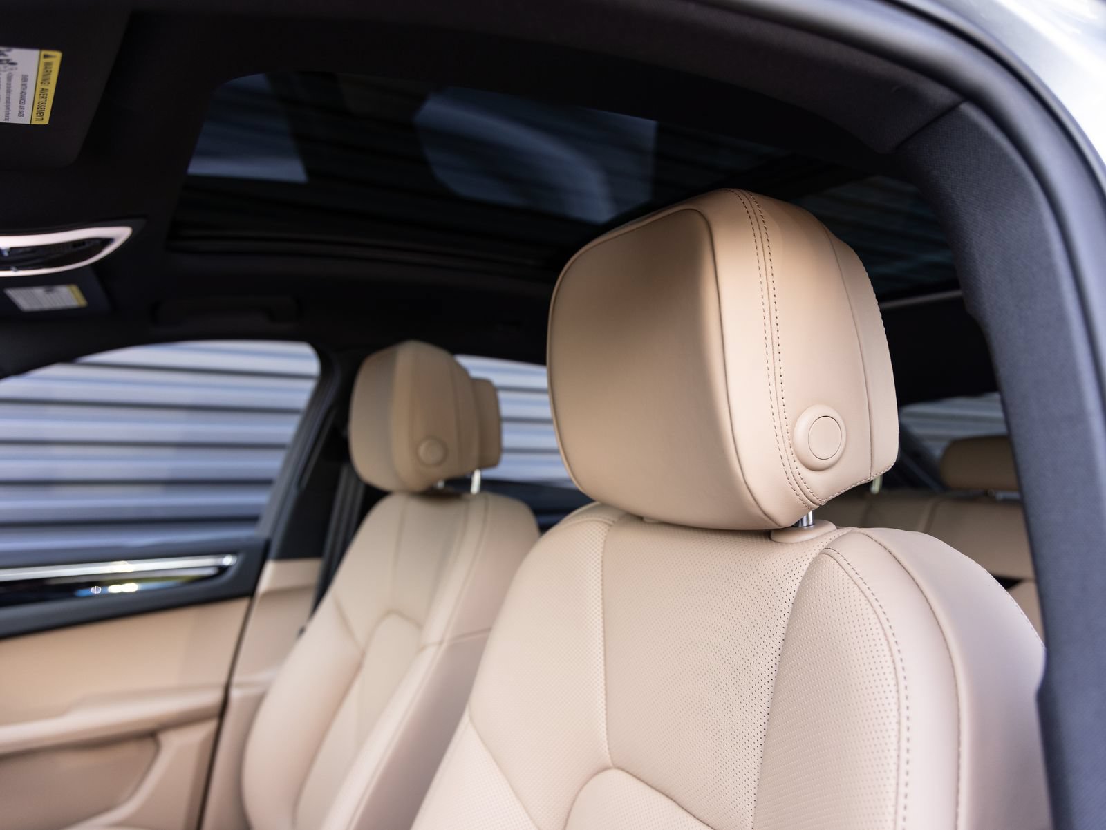 Certified 2026 Porsche Macan AWD/4WD image 24