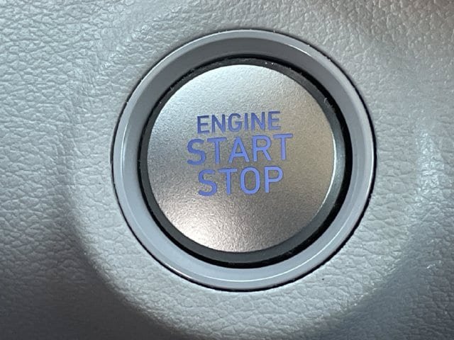Used 2024 Hyundai Venue SEL FWD image 22