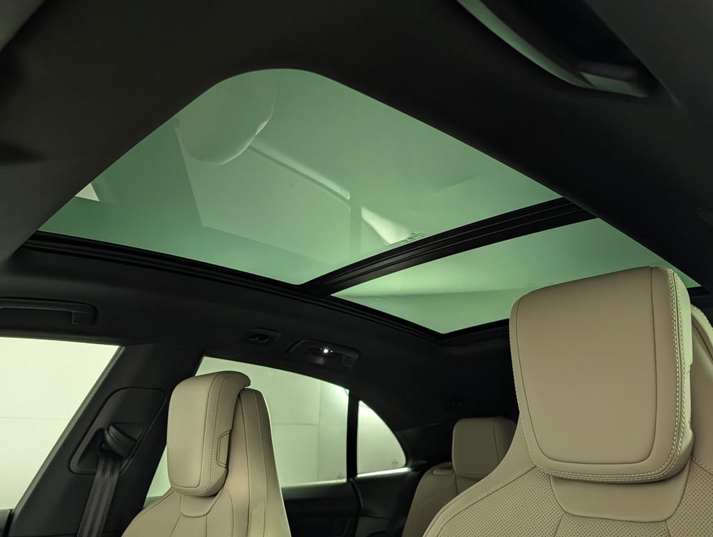 New 2026 Porsche Macan 4 Electric image 30