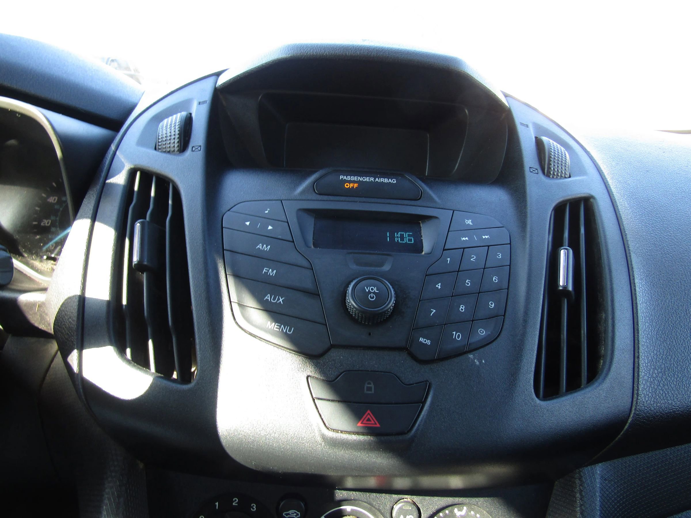 Used 2016 Ford Transit Connect XL image 21