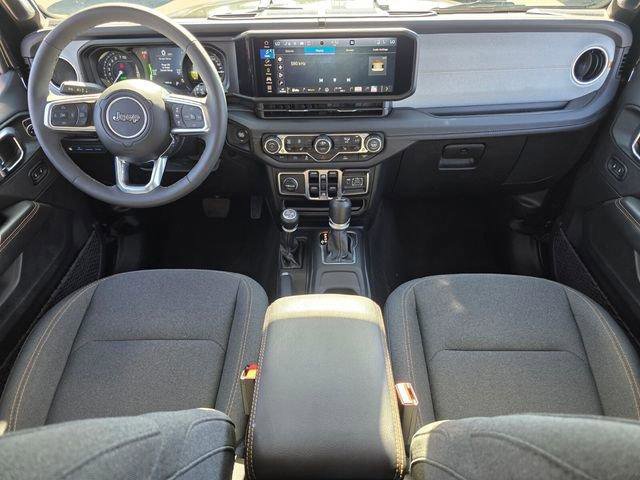 Used 2025 Jeep Wrangler Sahara AWD/4WD image 14