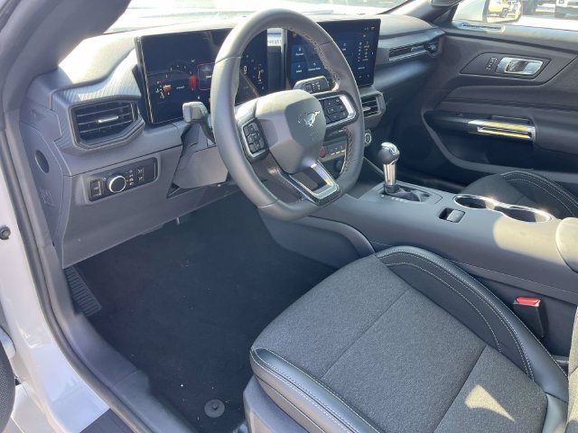 Used 2025 Ford Mustang Coupe RWD image 14