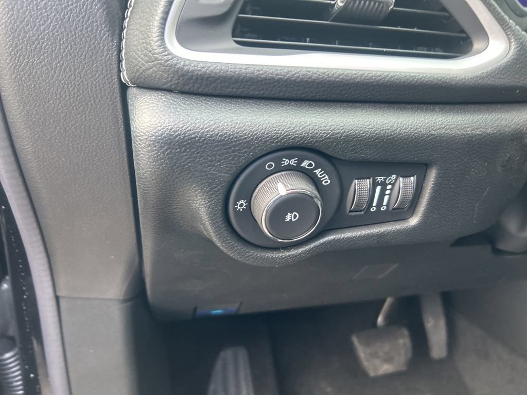 New 2026 Chrysler Pacifica Select FWD image 39