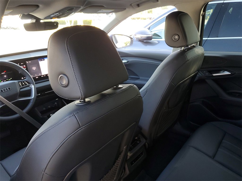 New 2025 Audi Q6 e-tron Premium image 25