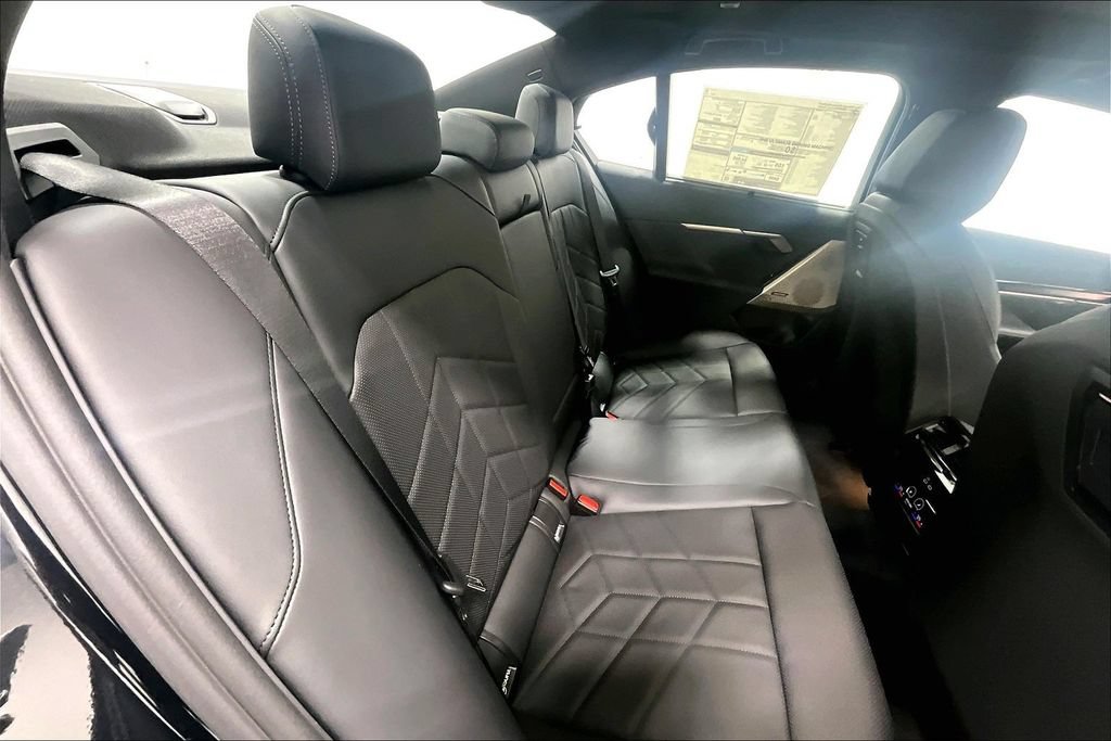 New 2026 BMW i5 eDrive40 w/ Executive Package RWD image 8