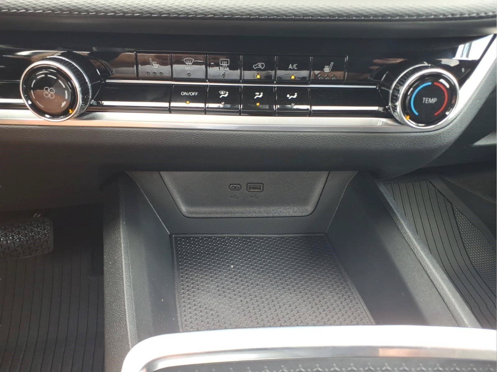 New 2026 Chevrolet Equinox LT w/ LPO, Floor Liner Package FWD image 22