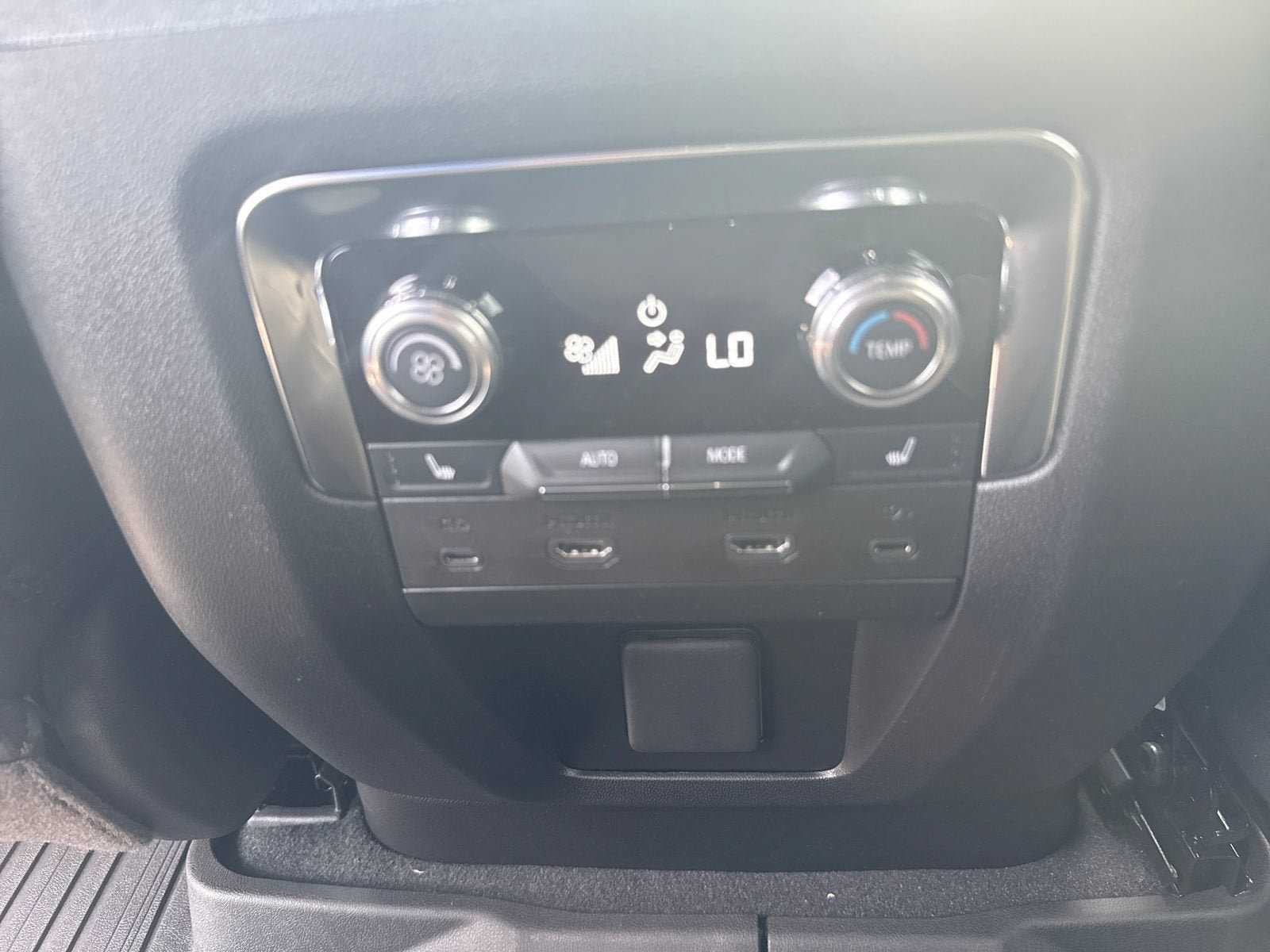 New 2026 GMC Yukon XL Denali w/ Advanced Technology Package AWD/4WD image 19