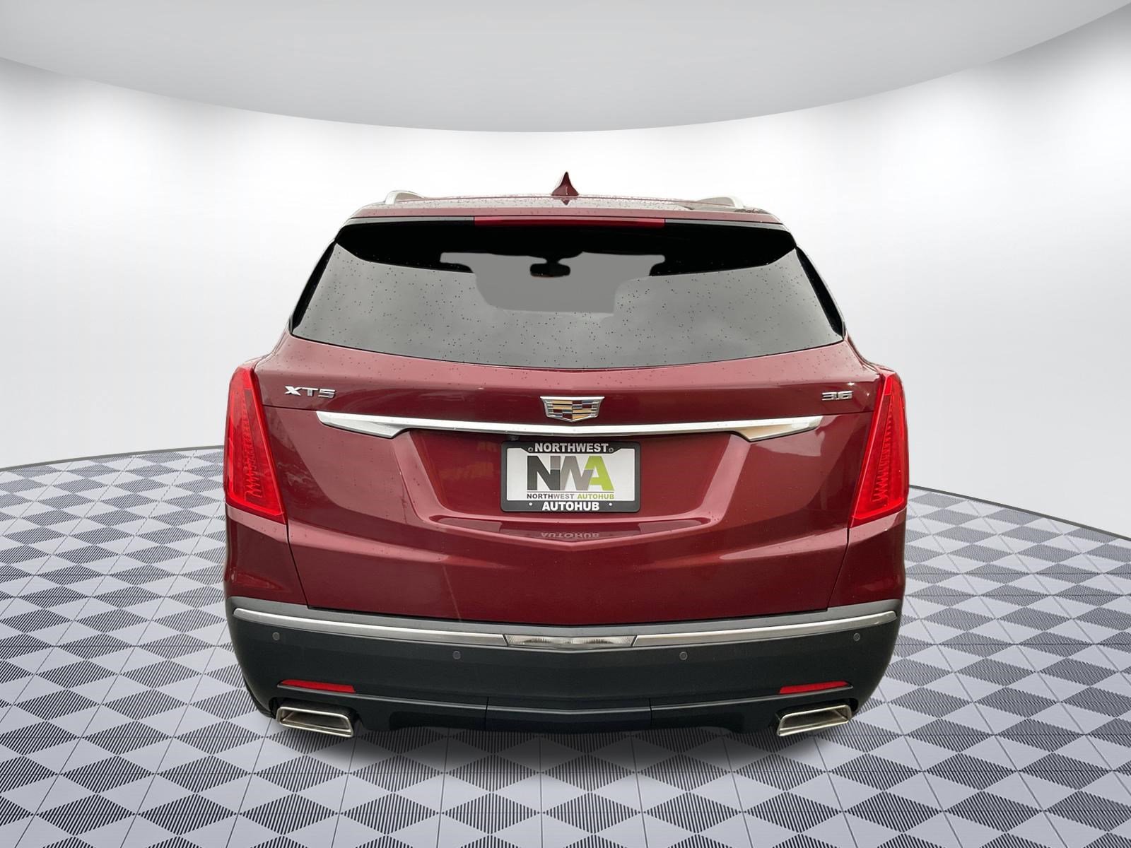Used 2017 Cadillac XT5 FWD image 5