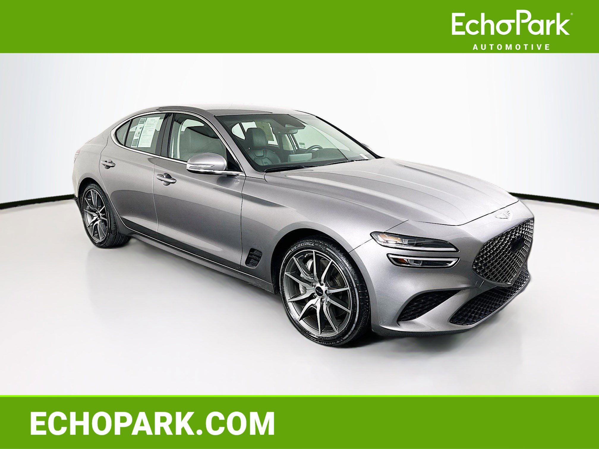 Used 2025 Genesis G70 2.5T image 1