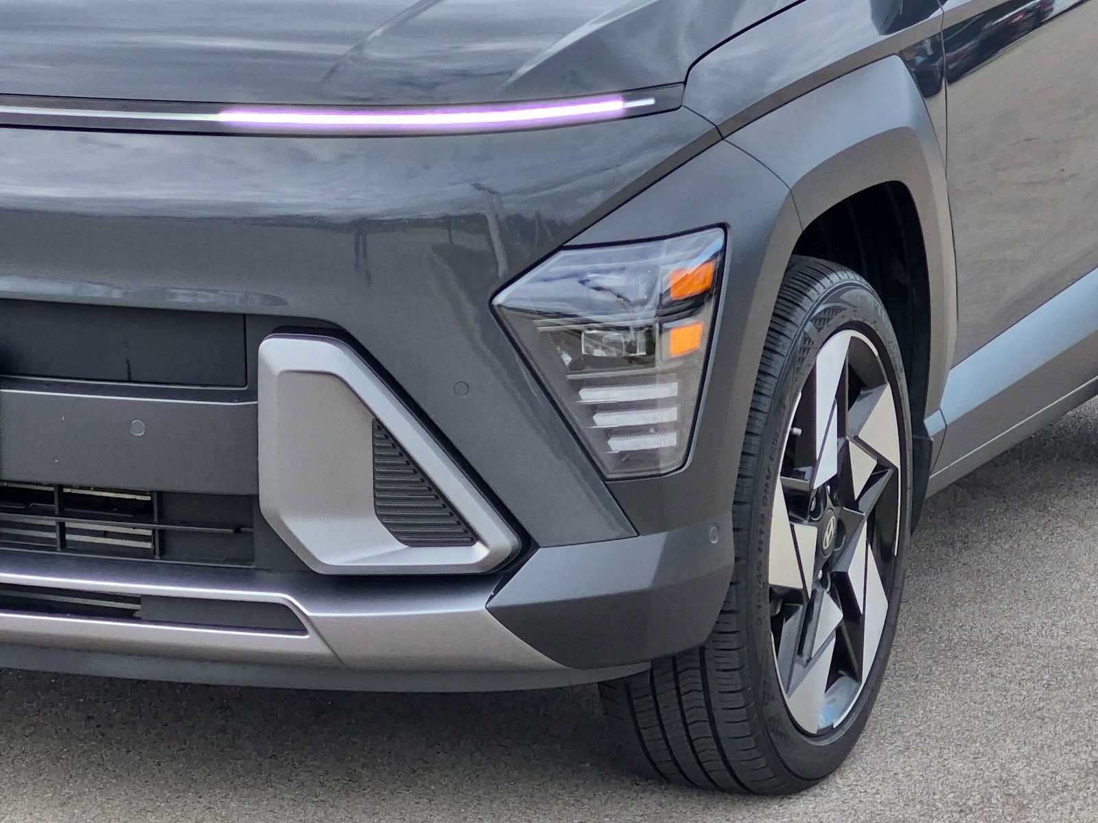 Used 2024 Hyundai Kona Limited AWD/4WD image 11