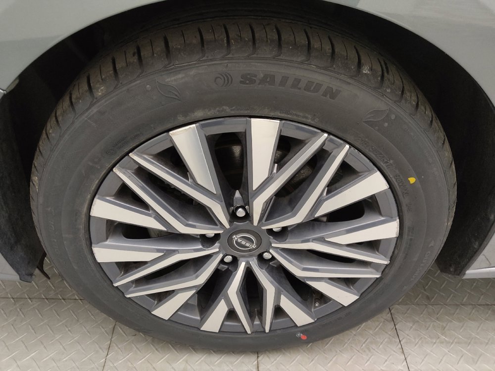 Used 2024 Nissan Altima 2.5 SV image 31