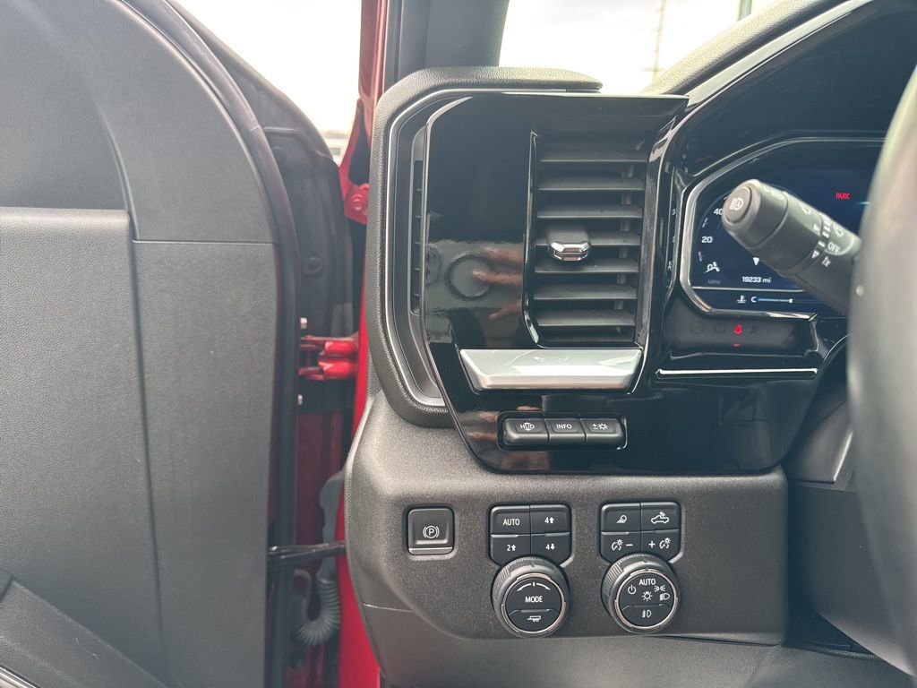 Used 2023 Chevrolet Silverado 1500 High Country w/ High Country Premium Package image 12