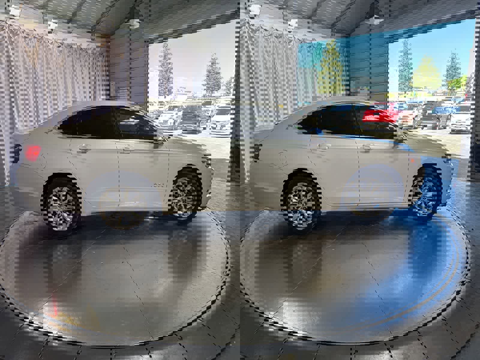 Used 2016 Chevrolet Impala LT image 4