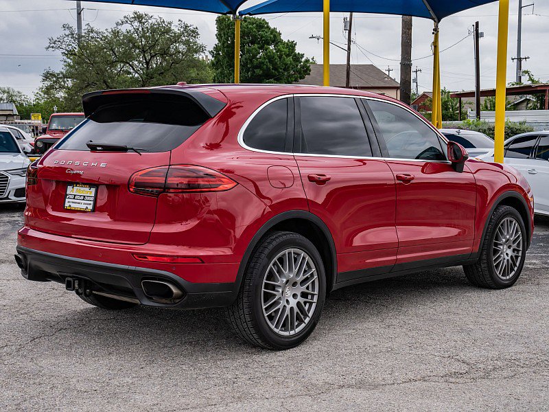 Used 2017 Porsche Cayenne AWD/4WD image 5