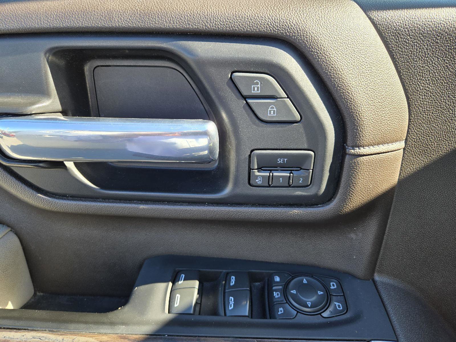 Used 2022 GMC Sierra 2500 SLT w/ SLT Convenience Package image 26