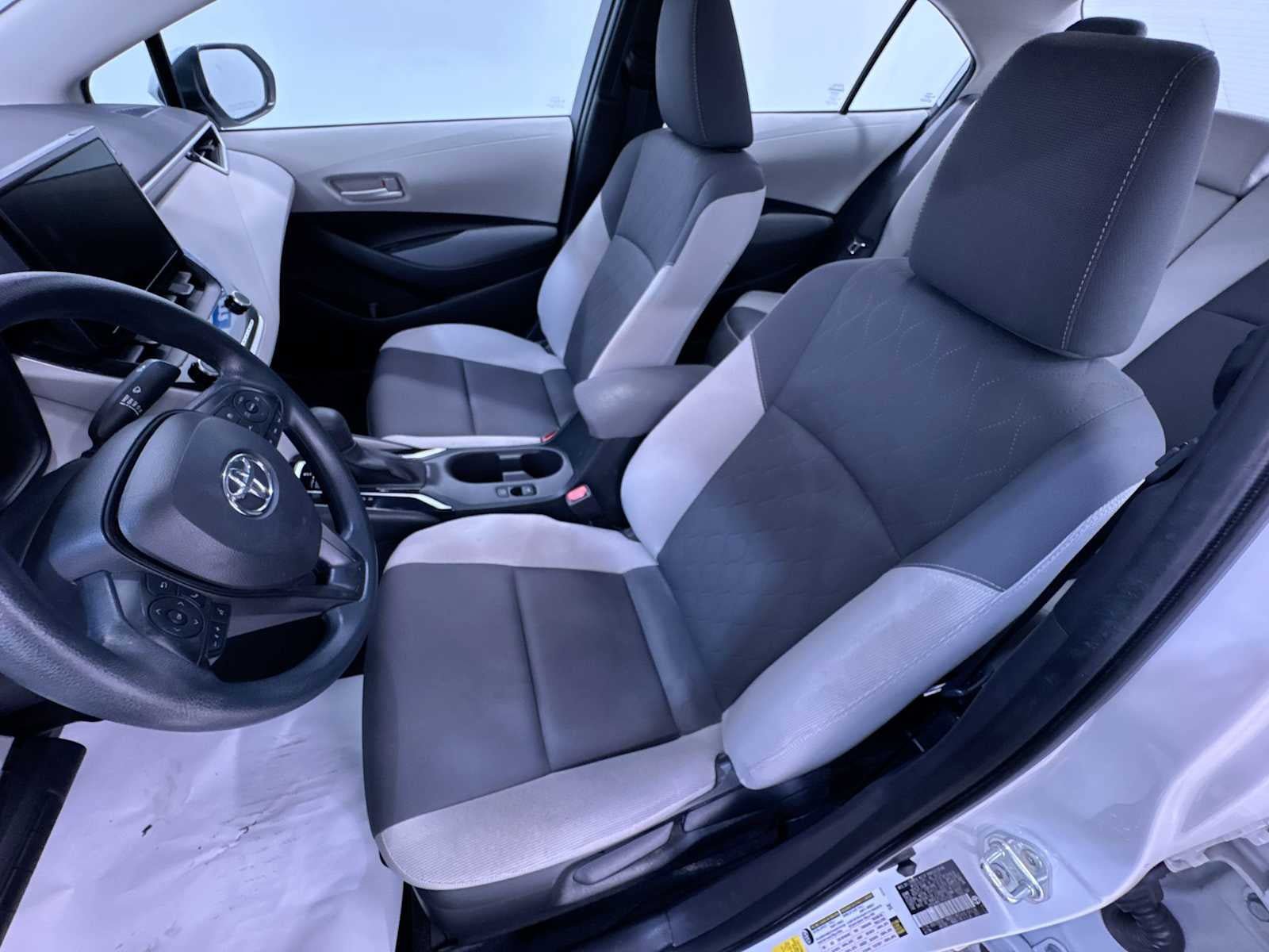 Used 2023 Toyota Corolla LE FWD image 6