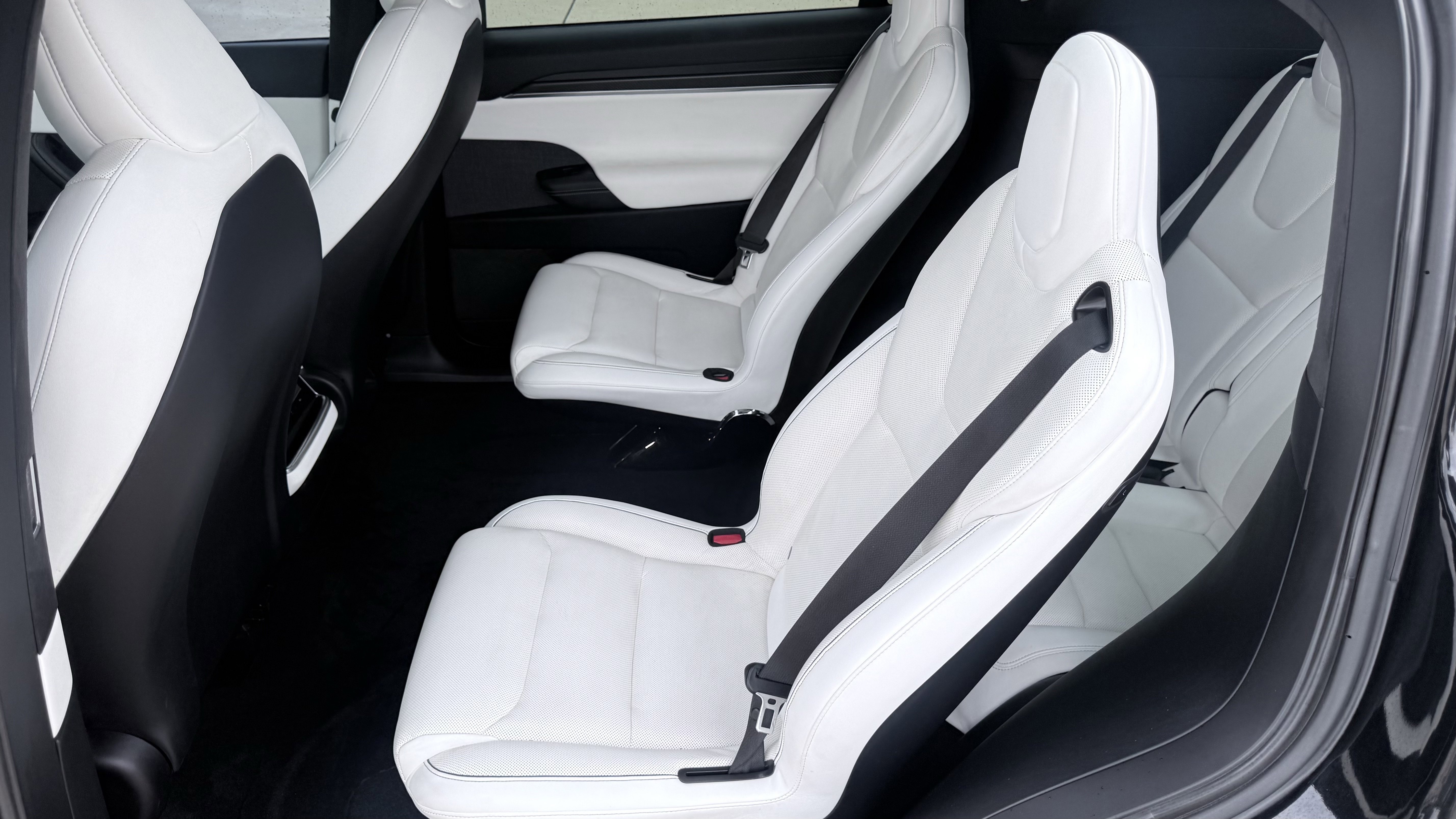 Used 2022 Tesla Model X Plaid AWD/4WD image 31