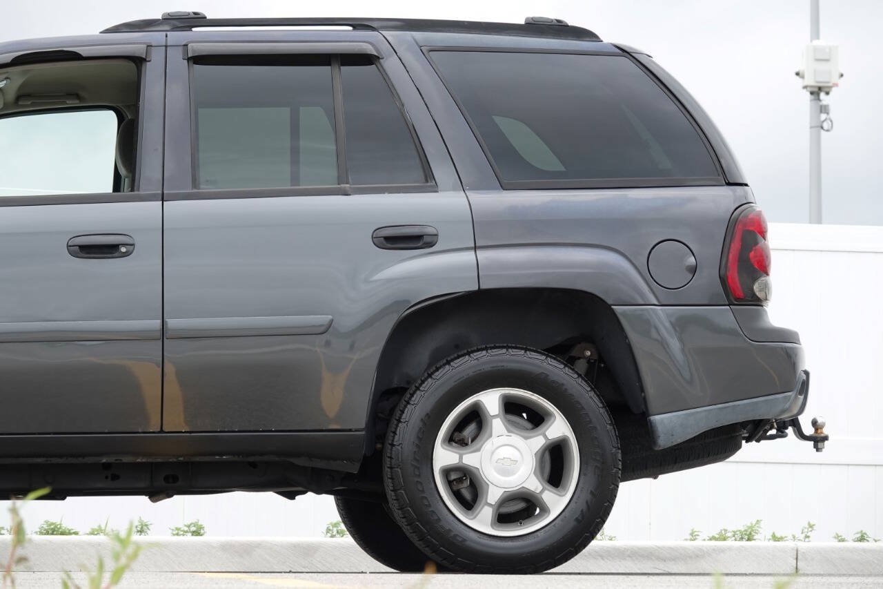 Used 2007 Chevrolet TrailBlazer LS w/ LS Preferred Equipment Group AWD/4WD image 12