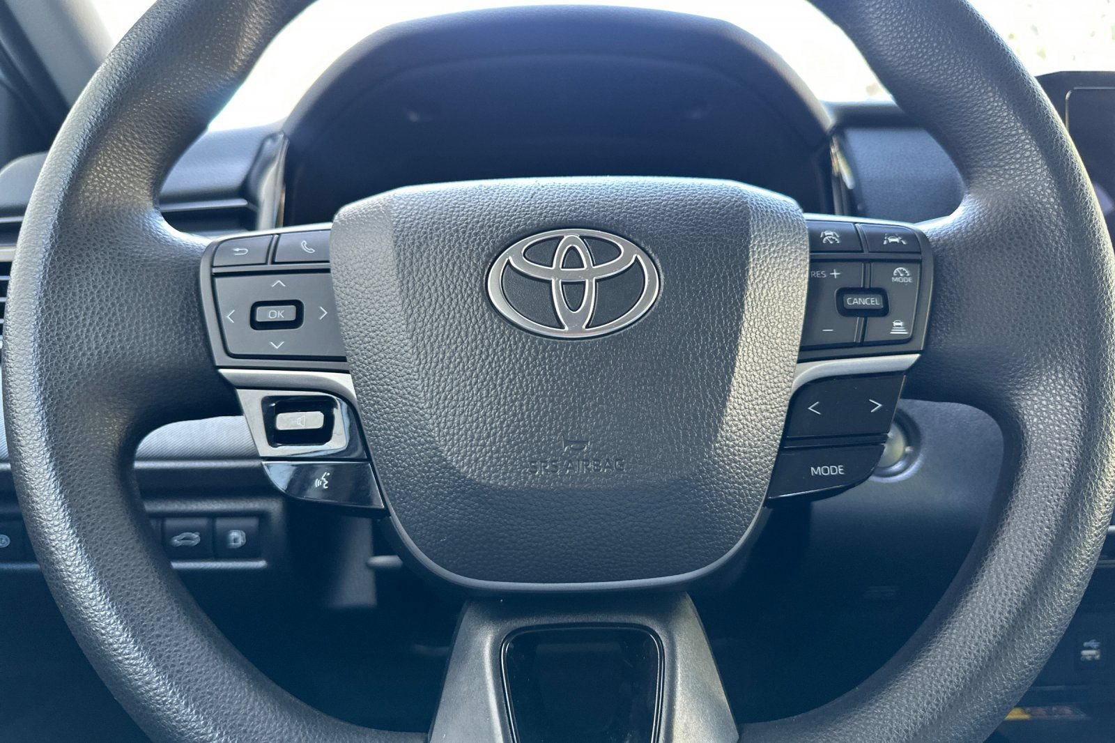Used 2025 Toyota Camry LE FWD image 22