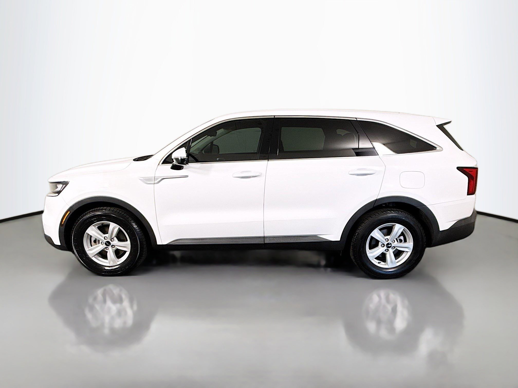 Used 2023 Kia Sorento LX FWD image 6