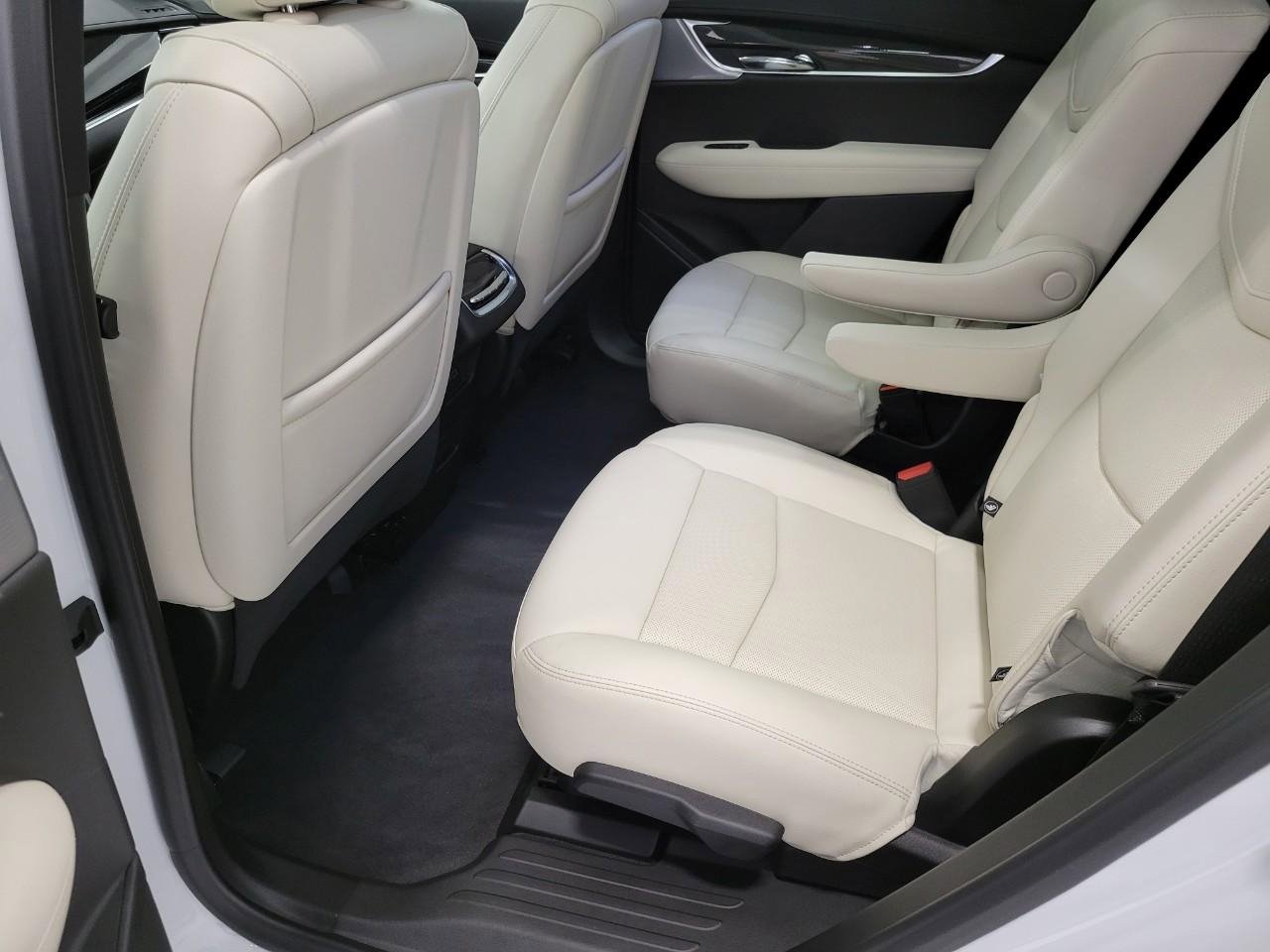 Certified 2025 Cadillac XT6 Sport w/ LPO, Floor Liner Package image 22