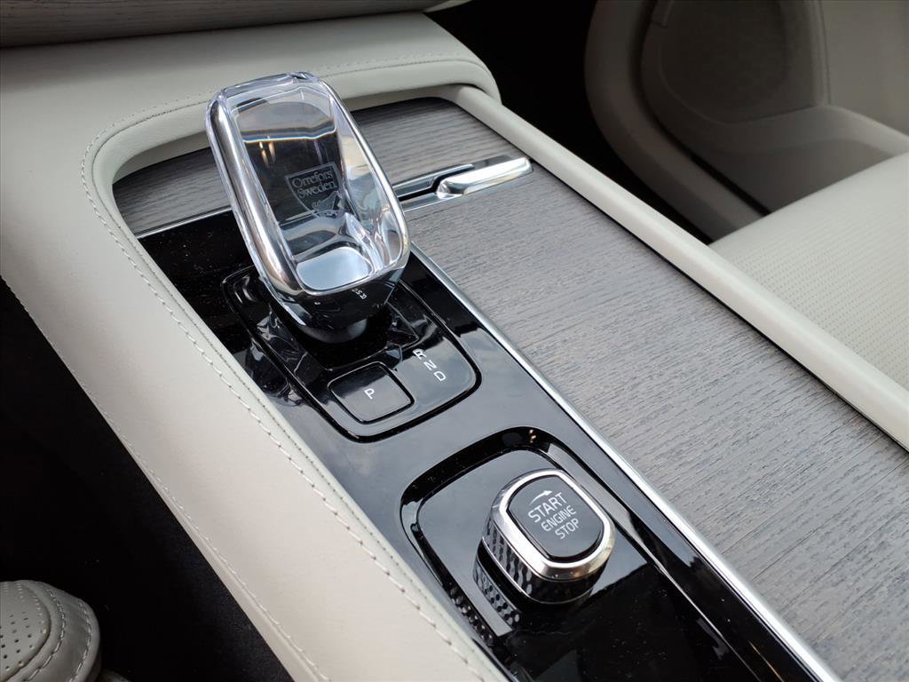 Used 2025 Volvo XC90 B6 Ultra w/ Protection Package Premier image 25