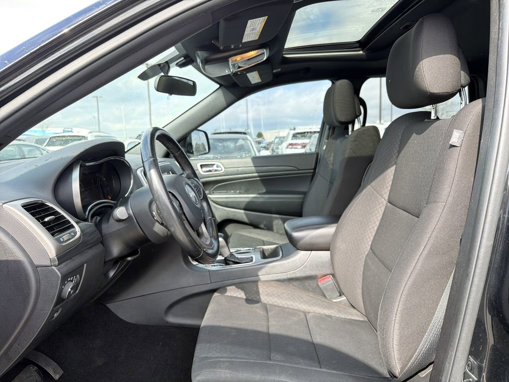 Used 2020 Jeep Grand Cherokee Laredo image 11