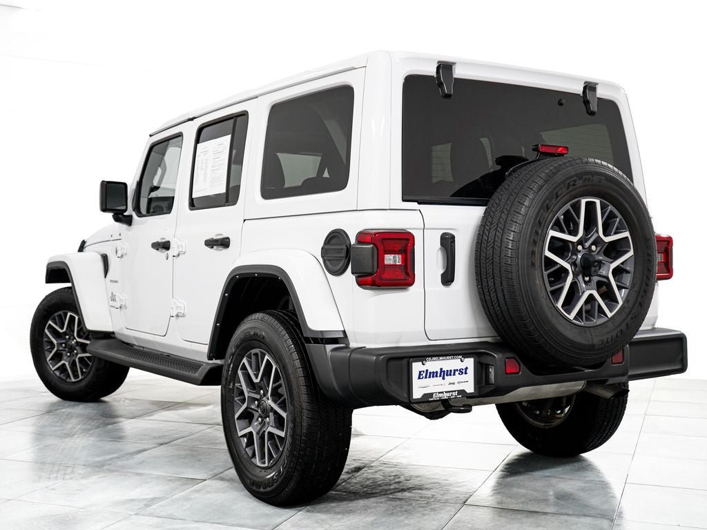 Used 2024 Jeep Wrangler Unlimited Sahara AWD/4WD image 5